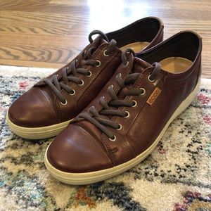 Mens 10.5 Ecco casual or dress Brown leather